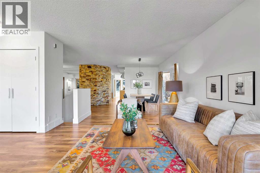 House for Sale in 1707 Suffolk Street SW|Calgary, Alberta T3C2N3 5