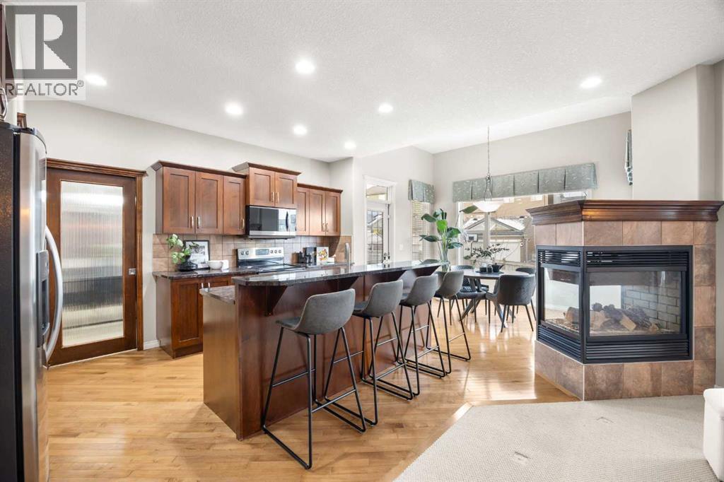 House for Sale in 64 Panatella Manor NW|Calgary, Alberta T3K0A7 3