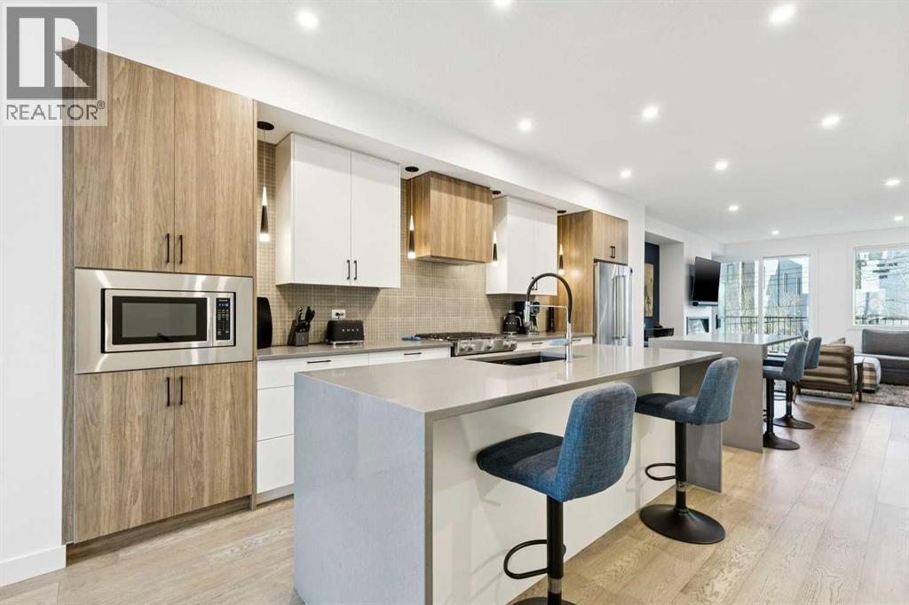 Row / Townhouse for Sale in 2106 17A Street SW|Calgary, Alberta T2T4R8 4