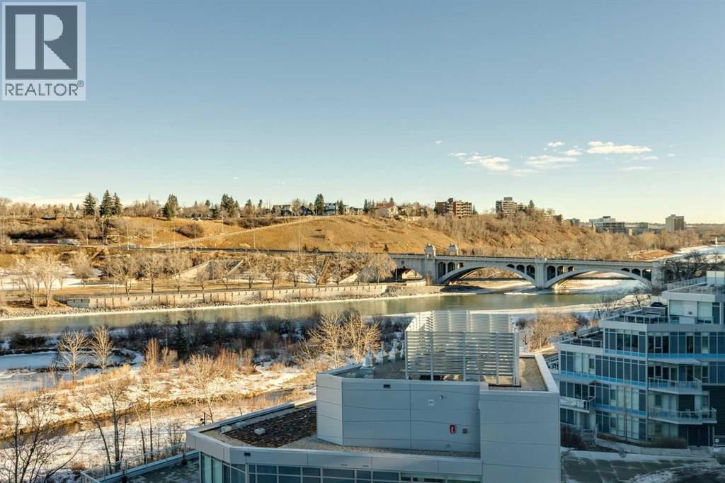 Apartment for Sale in 803, 108 2 Street SW|Calgary, Alberta T2P1P1 2