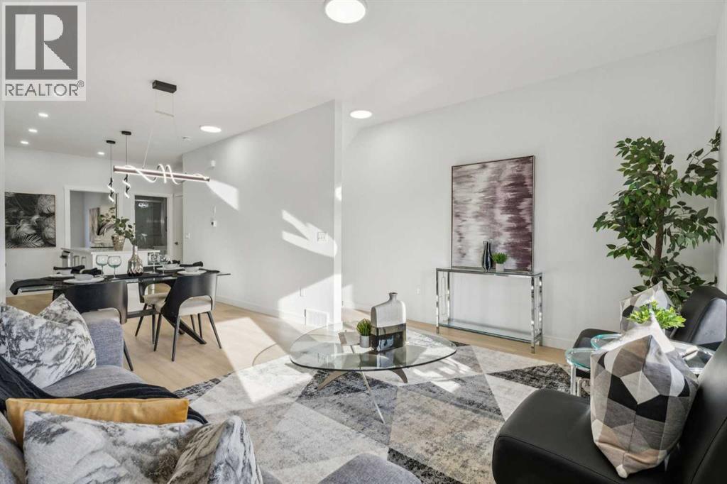 Row / Townhouse for Sale in 202, 95 Saddlecrest Circle NE|Calgary, Alberta T3J0Z2