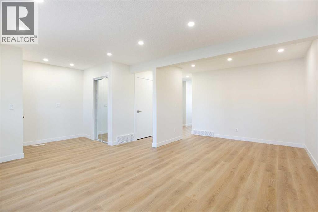 Duplex for Sale in 14668 Deer Run Drive SE|Calgary, Alberta T2J5Z2 5