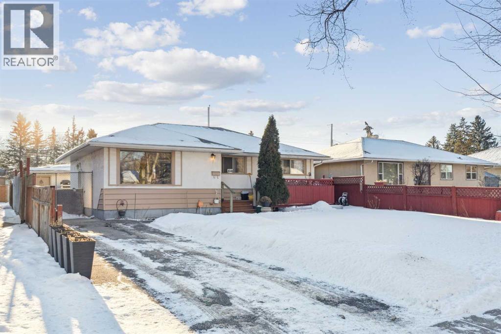 House for Sale in 2048 33 Street SE|Calgary, Alberta T2B0T9 2