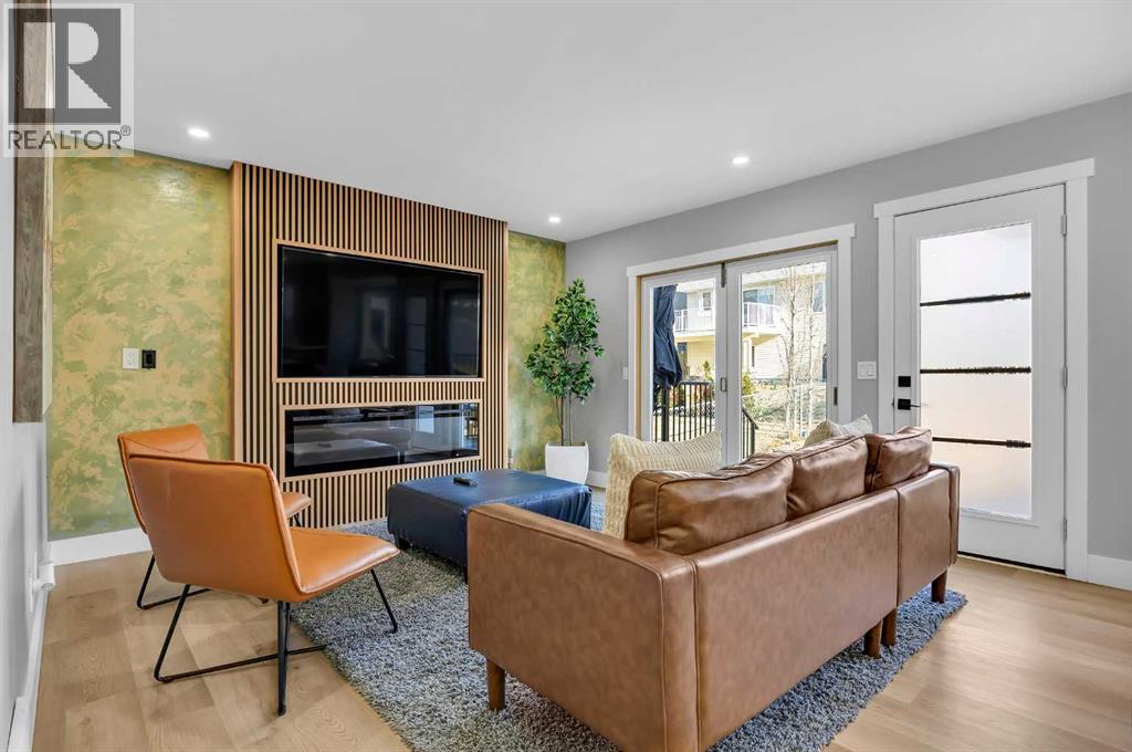 House for Sale in 122 Hawkstone Drive NW|Calgary, Alberta T3G3L7 5