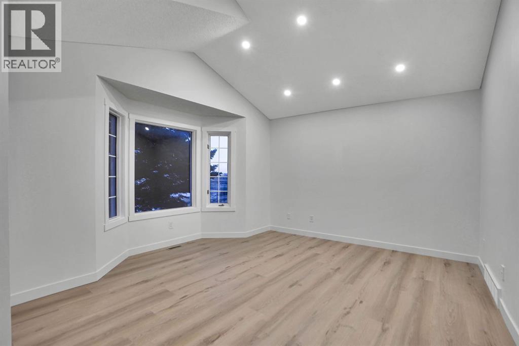 House for Sale in 96 Covington Road NE|Calgary, Alberta T3K4A8 3