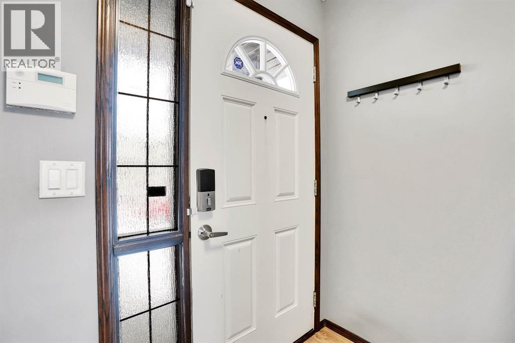 House for Sale in 210 Cranberry Place SE|Calgary, Alberta T3M0G7 2