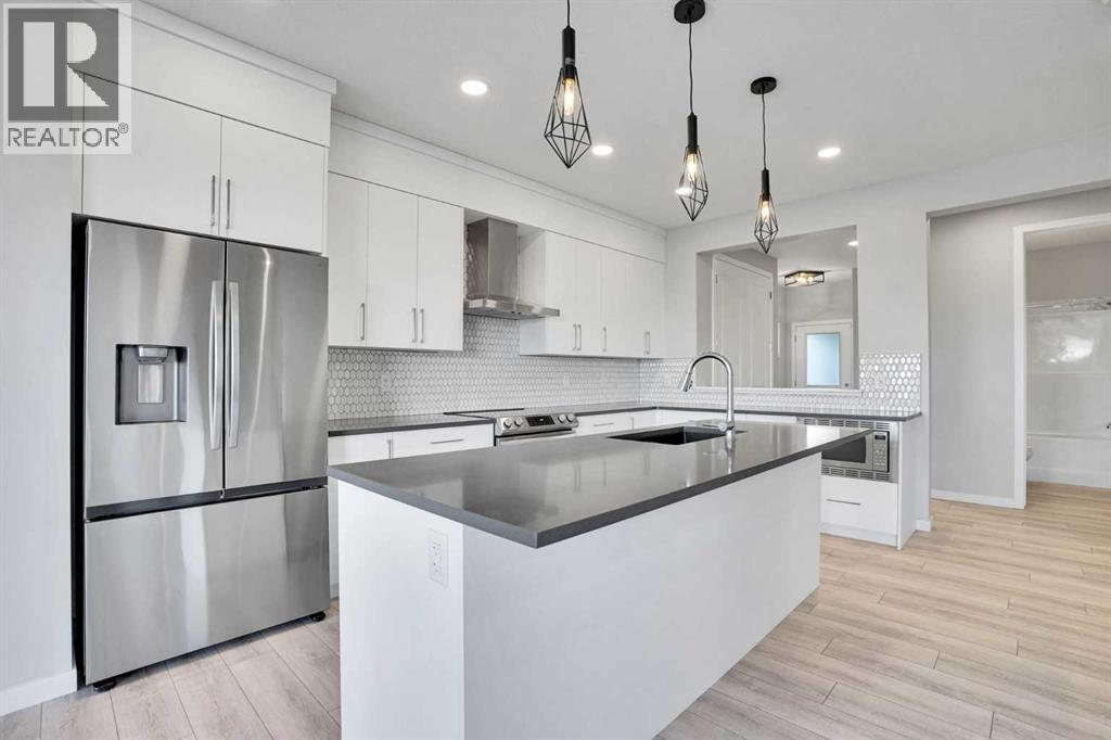 House for Sale in 179 Lucas Heights NW|Calgary, Alberta T3P1X4 4