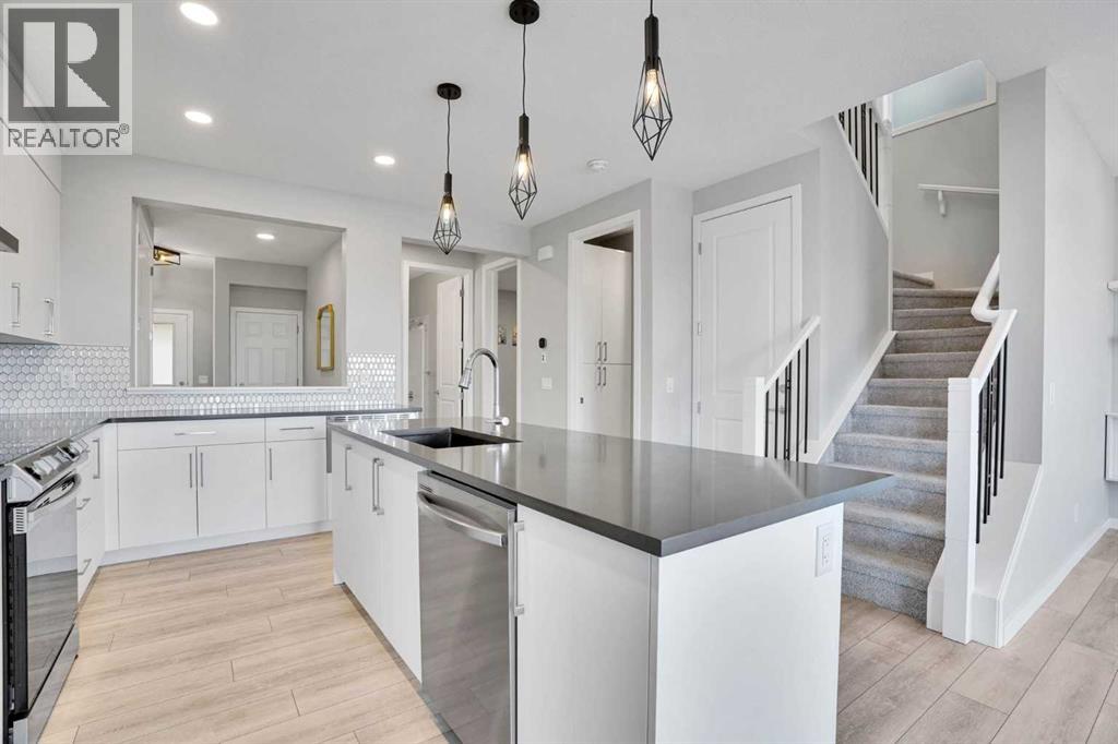 House for Sale in 179 Lucas Heights NW|Calgary, Alberta T3P1X4 5