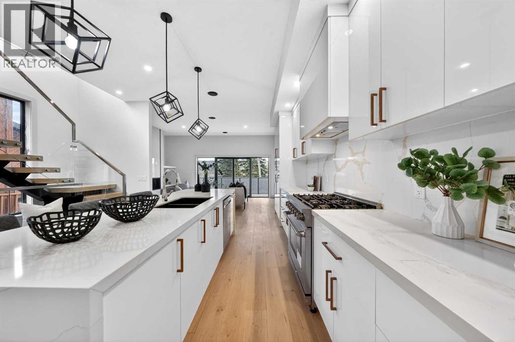 Duplex for Sale in 5239 22 Avenue NW|Calgary, Alberta T3B0Z1 5