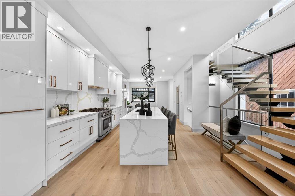 Duplex for Sale in 5239 22 Avenue NW|Calgary, Alberta T3B0Z1 2