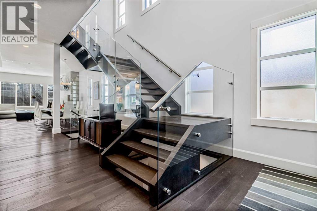 House for Sale in 405 29 Avenue NE|Calgary, Alberta T2E2C5 4