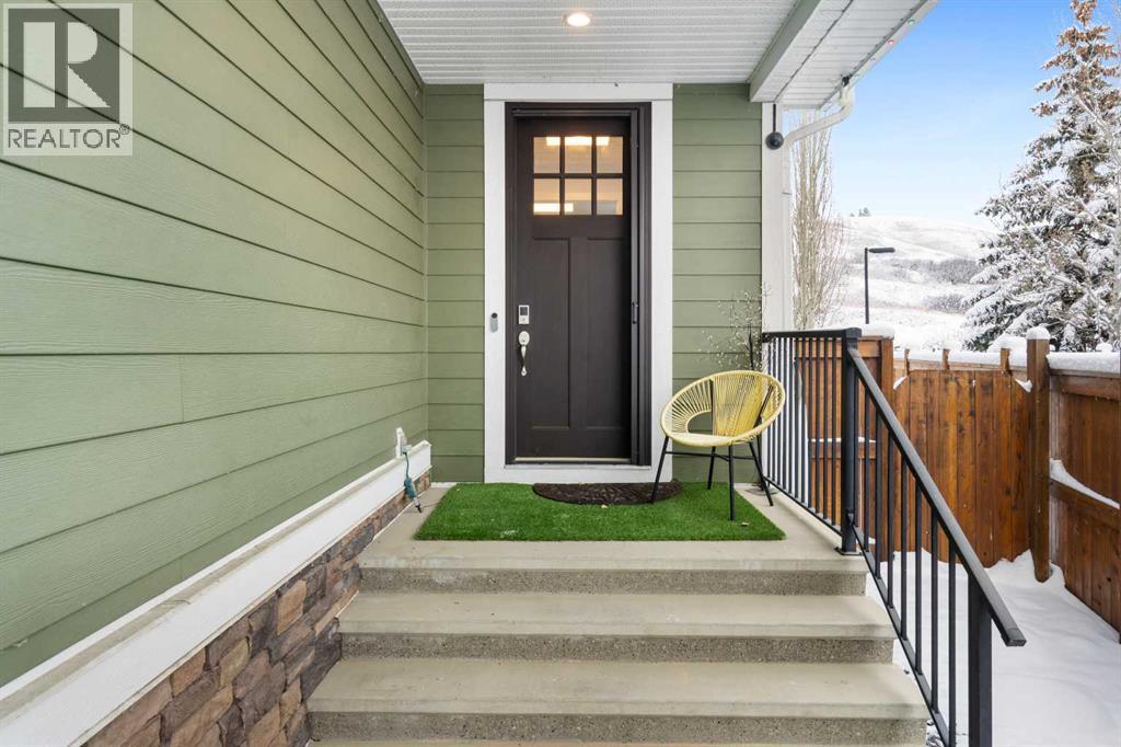 House for Sale in 81 Cranbrook Place SE|Calgary, Alberta T3M1s4 2