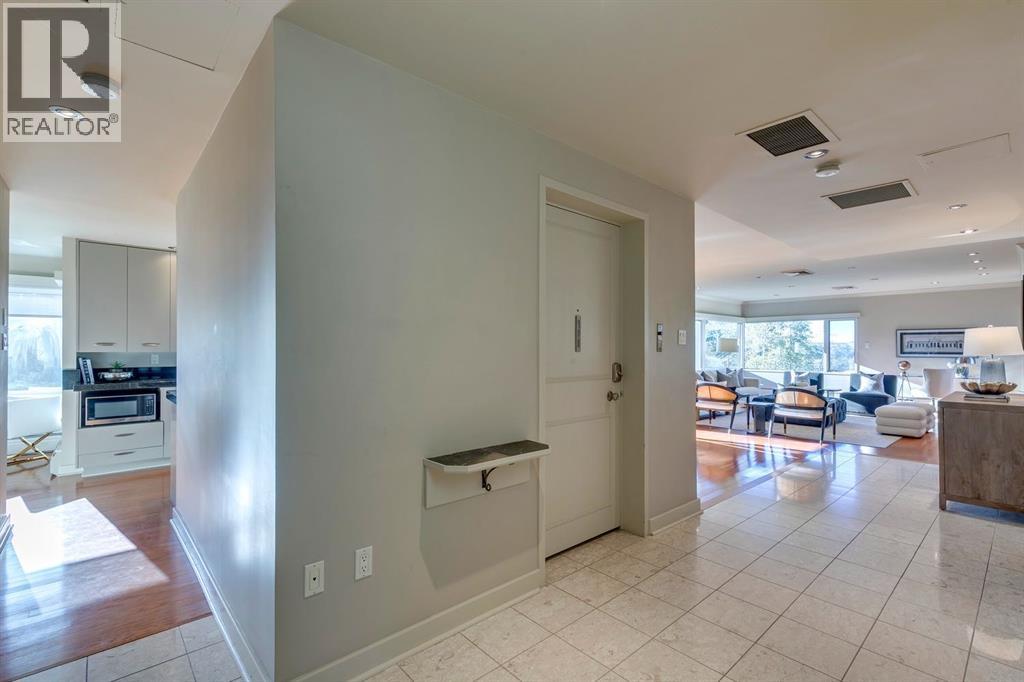 Apartment for Sale in 3N, 222 Eagle Ridge Drive SW|Calgary, Alberta T2V2V7 5