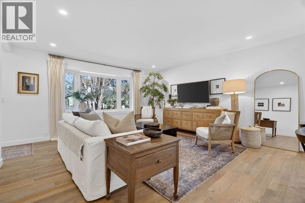 House for Sale in 407 Brookmere Crescent SW|Calgary, Alberta T2W2R2 5