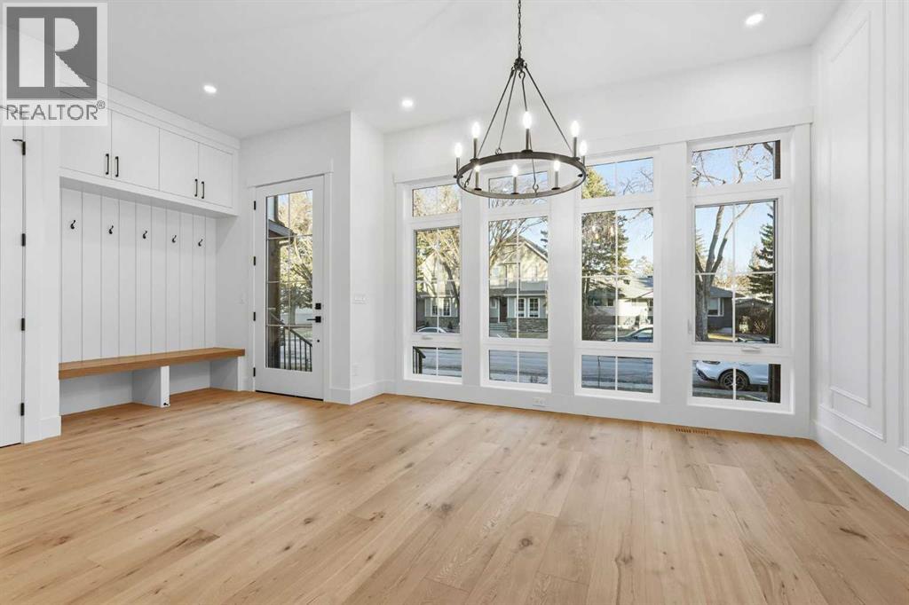 Duplex for Sale in 3515 42 Street SW|Calgary, Alberta T3E3M7 4