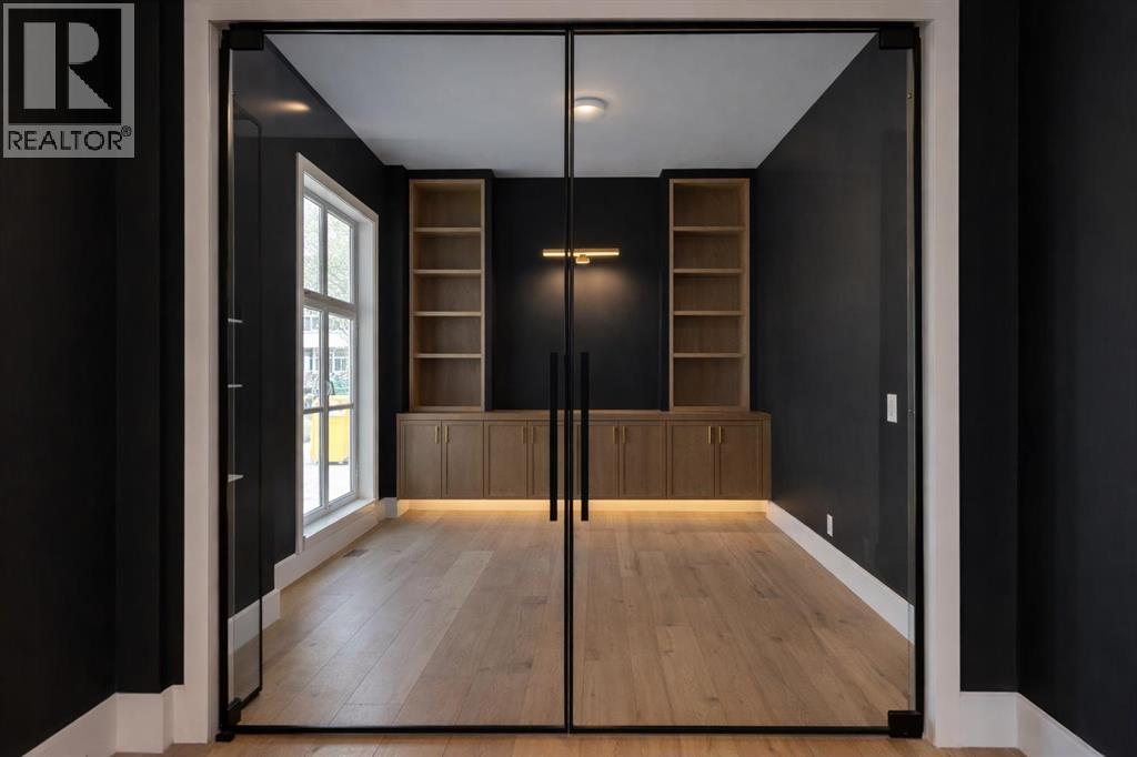 House for Sale in 2207 Victoria Crescent NW|Calgary, Alberta T2M4E4 3