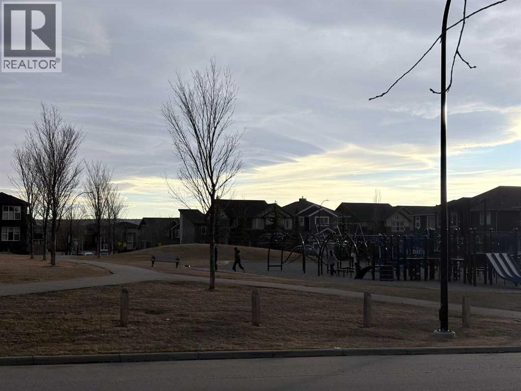 House for Sale in 36 Evansborough Common NW|Calgary, Alberta T3P0M6 2