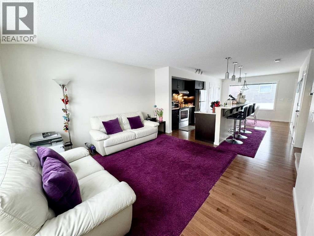 House for Sale in 36 Evansborough Common NW|Calgary, Alberta T3P0M6 4