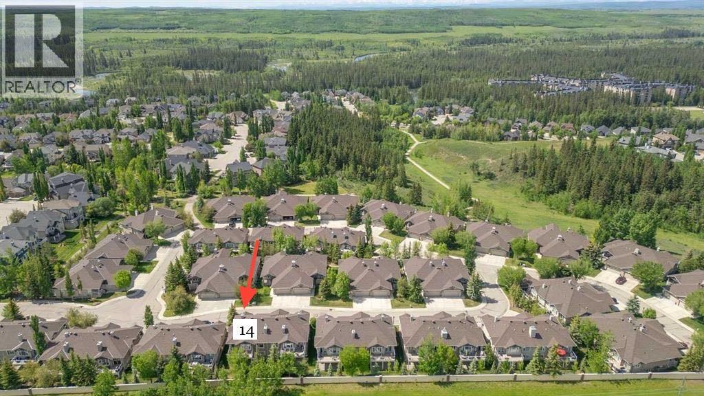 Duplex for Sale in 14 Discovery Woods Villas SW|Calgary, Alberta T3H5A6 3