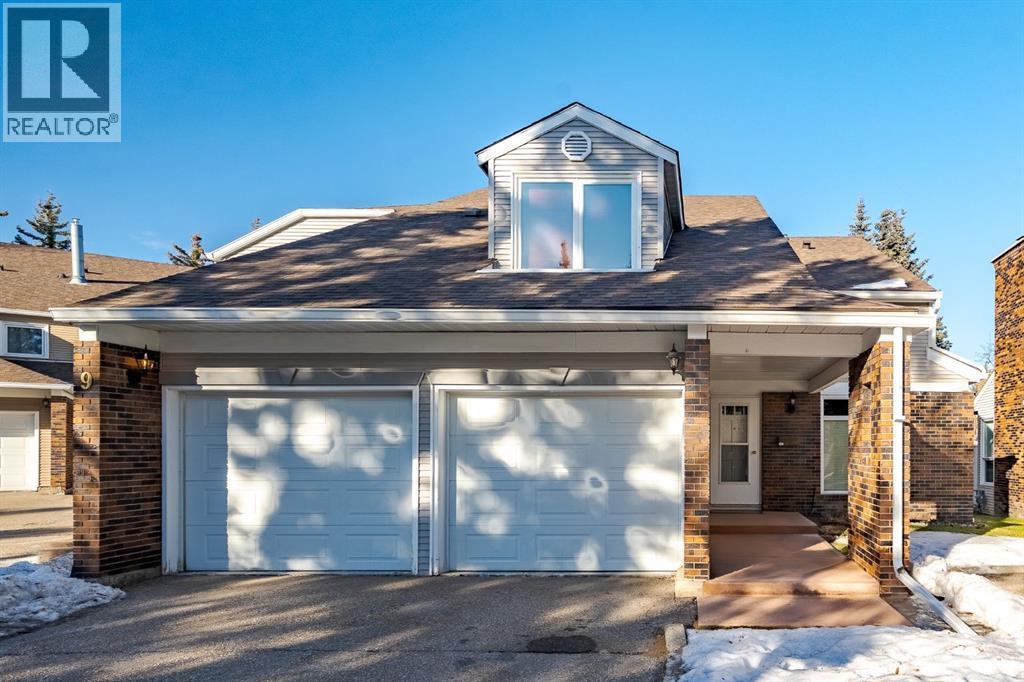 Duplex for Sale in 9, 275 Woodridge Drive SW|Calgary, Alberta T2W3S2 2