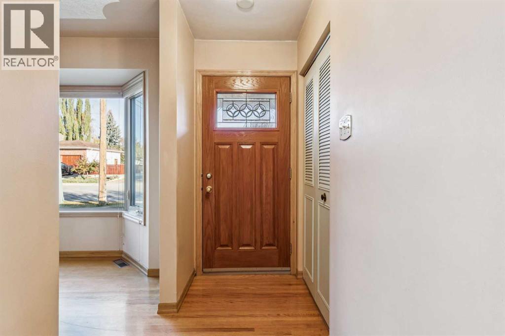 House for Sale in 5307 7 Avenue SW|Calgary, Alberta T3C0E6 3