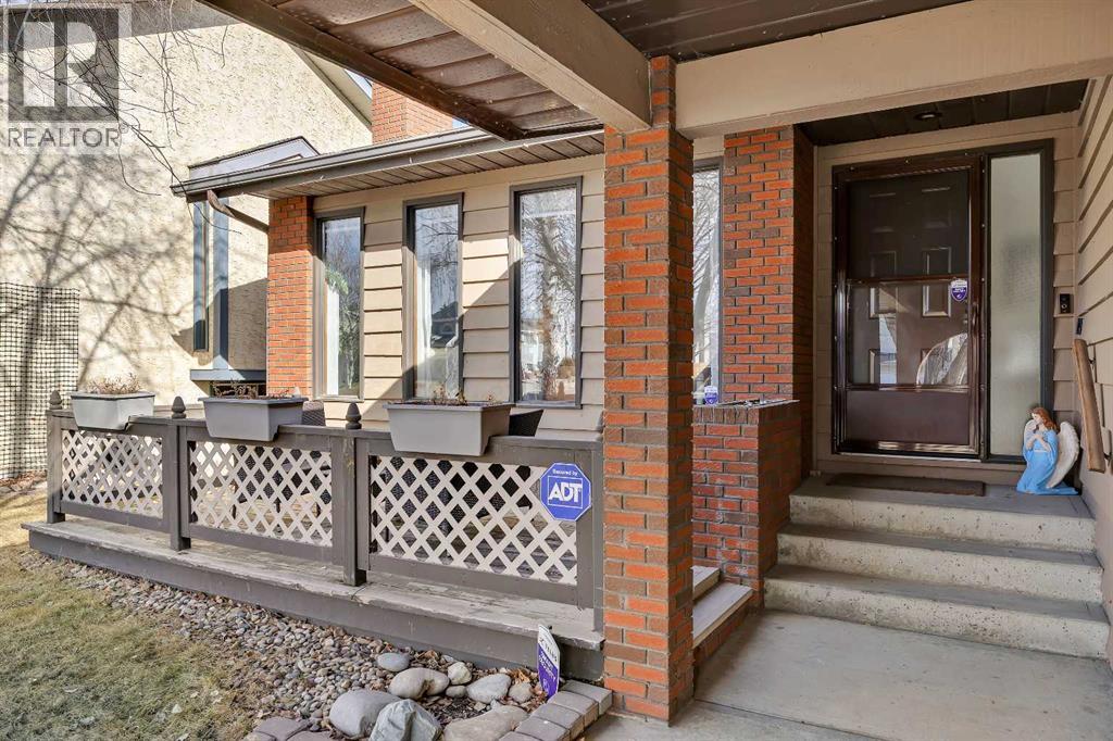 House for Sale in 874 Riverbend Drive SE|Calgary, Alberta T2C3N9 2