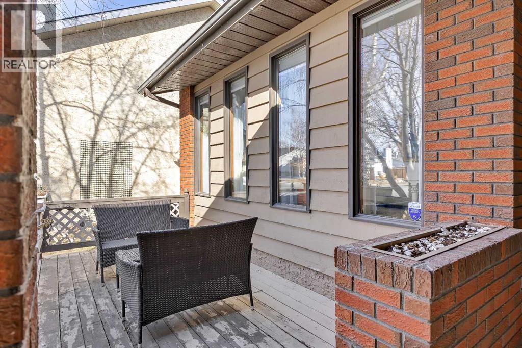 House for Sale in 874 Riverbend Drive SE|Calgary, Alberta T2C3N9 3