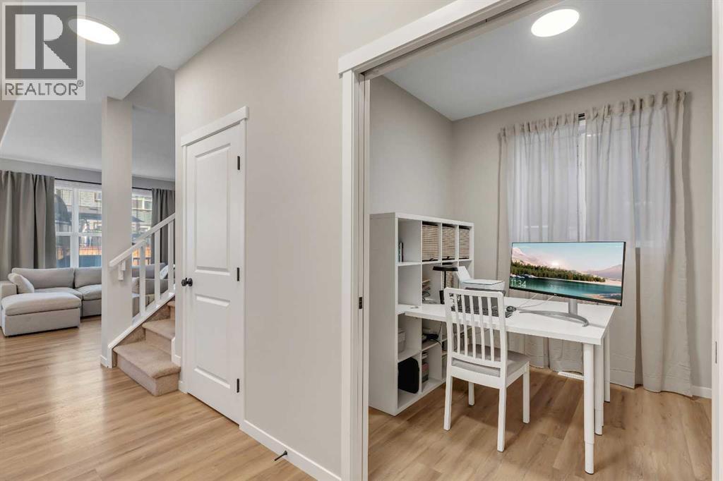 House for Sale in 160 Magnolia Terrace SE|Calgary, Alberta T3M3N2 3