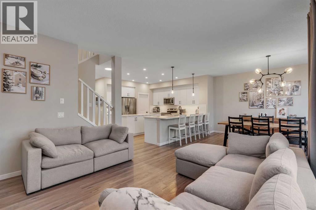 House for Sale in 160 Magnolia Terrace SE|Calgary, Alberta T3M3N2 5