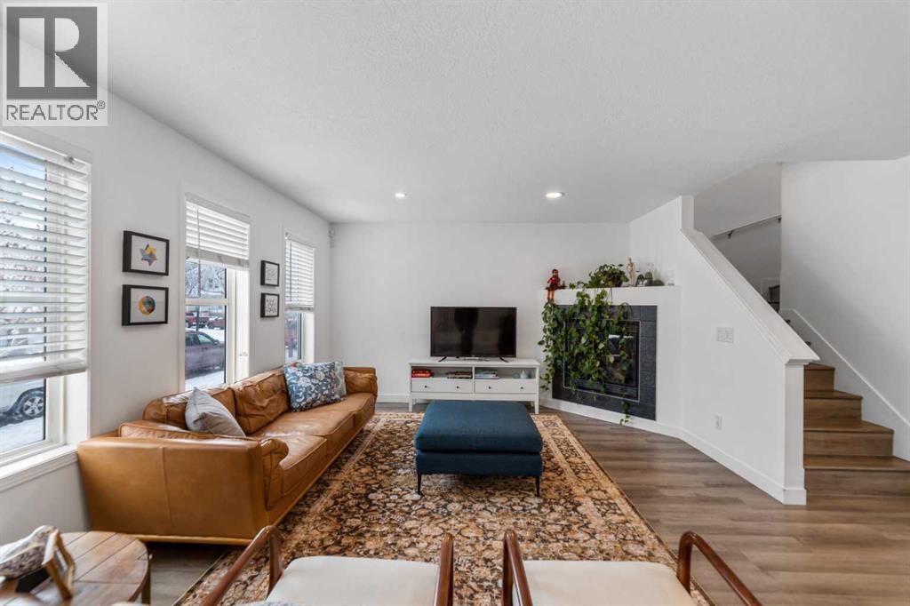 House for Sale in 4382 Elgin Avenue SE|Calgary, Alberta T2Z4V9 5