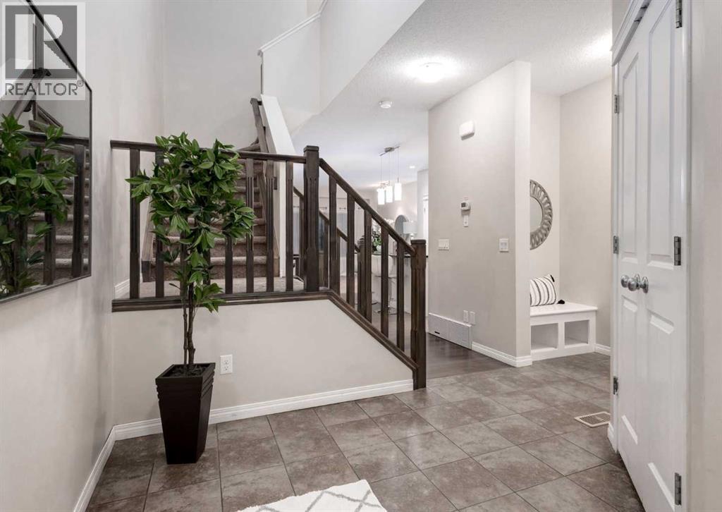 House for Sale in 63 Panton Way NW|Calgary, Alberta T3K0X6 4