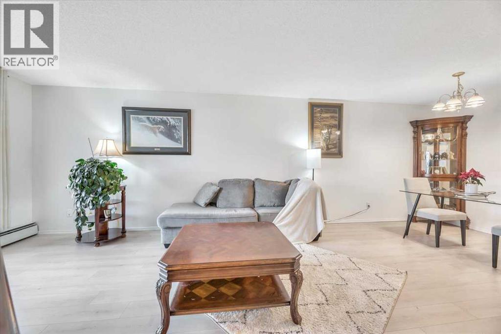 Apartment for Sale in 308, 11 Somervale View SW|Calgary, Alberta T2Y4A9 3