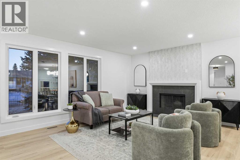 House for Sale in 4904 Valiant Drive NW|Calgary, Alberta T3A1X2 5