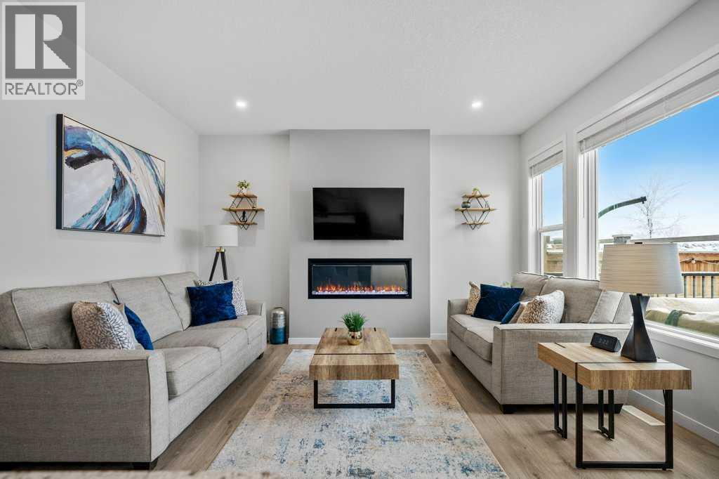 House for Sale in 102 Creekside Way SW|Calgary, Alberta T2X4A9 4