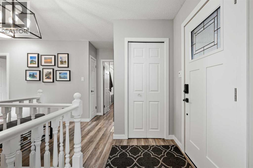 House for Sale in 304 Wascana Crescent SE|Calgary, Alberta T2J1H5 4