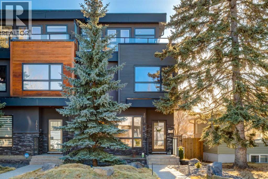 Duplex for Sale in 2613 3 Avenue NW|Calgary, Alberta T2N0L5