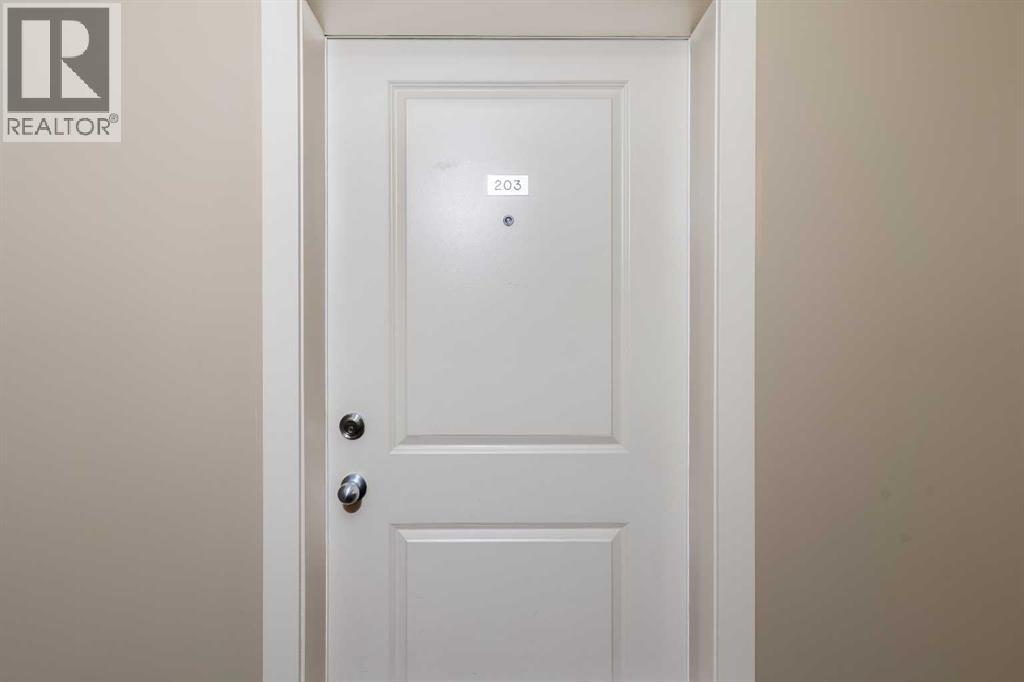 Apartment for Sale in 203, 5 Saddlestone Way NE|Calgary, Alberta T3J0S2 3