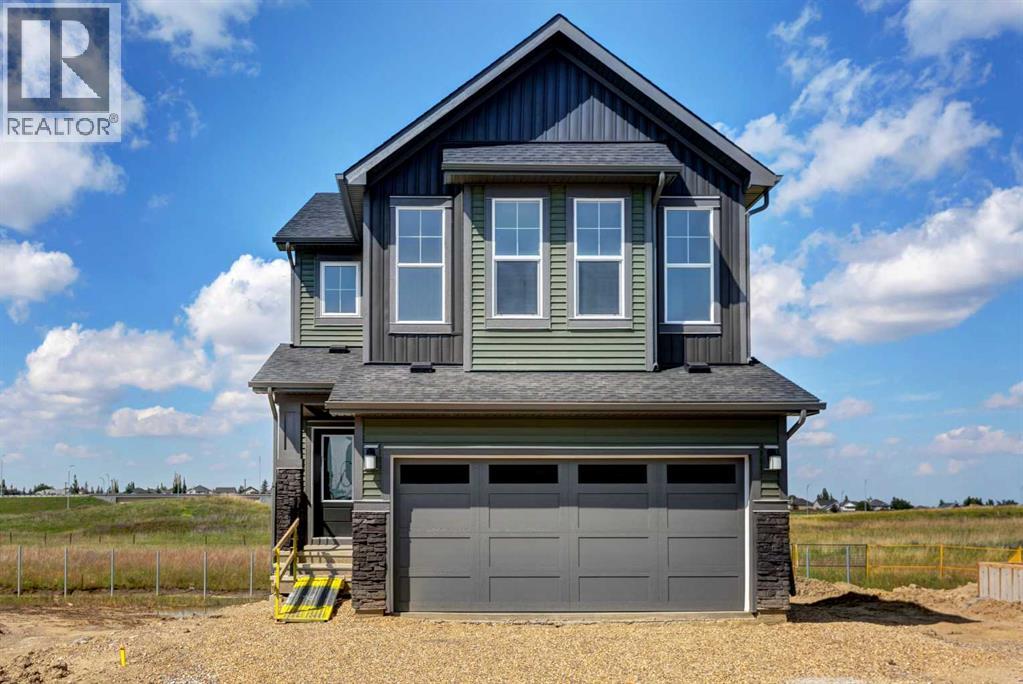 House for Sale in 98 Silver Spruce Road SW|Calgary, Alberta T2X6A7 2