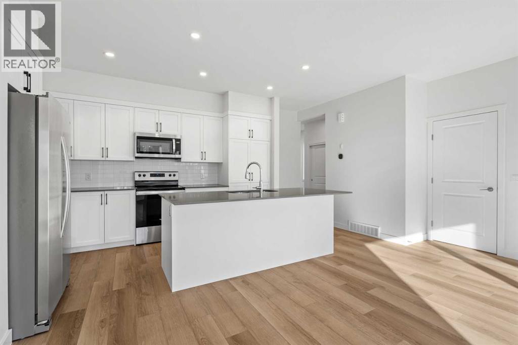 Row / Townhouse for Sale in 8531 21 Avenue SE|Calgary, Alberta T2A7W8 5