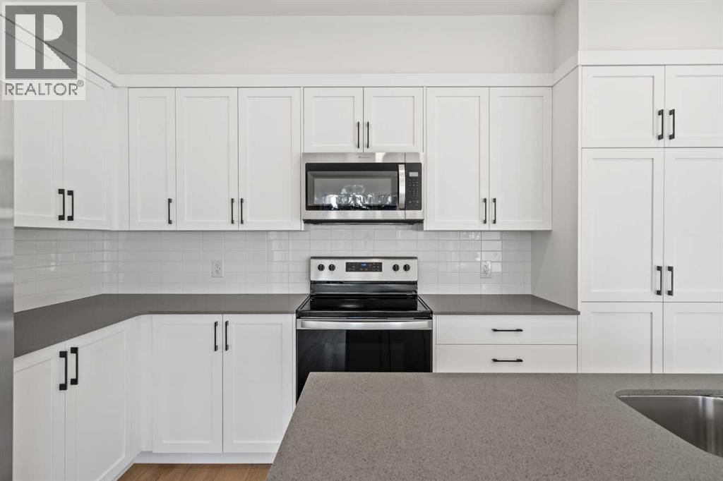 Row / Townhouse for Sale in 8531 21 Avenue SE|Calgary, Alberta T2A7W8 4