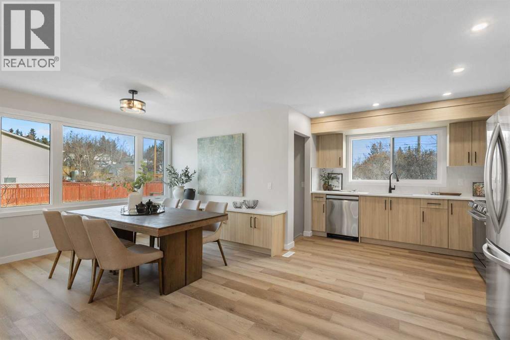 House for Sale in 198 Silver Brook Road NW|Calgary, Alberta T3B3J1