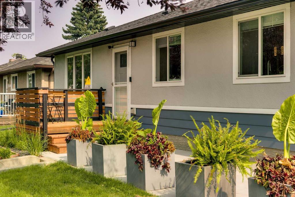 House for Sale in 2444 45 Street SE|Calgary, Alberta T2B1K4