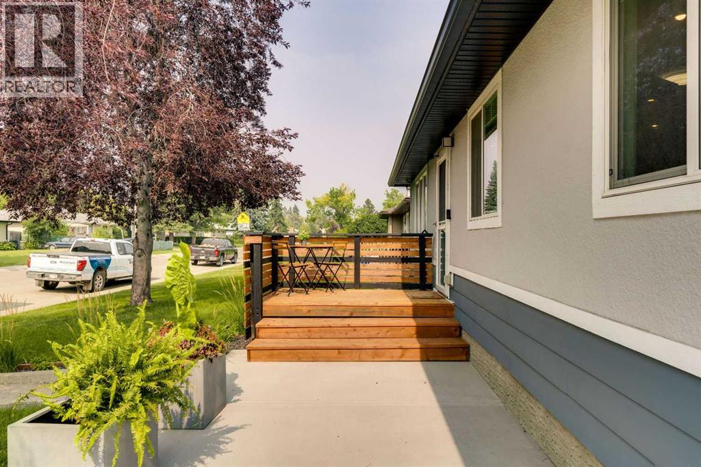 House for Sale in 2444 45 Street SE|Calgary, Alberta T2B1K4 3