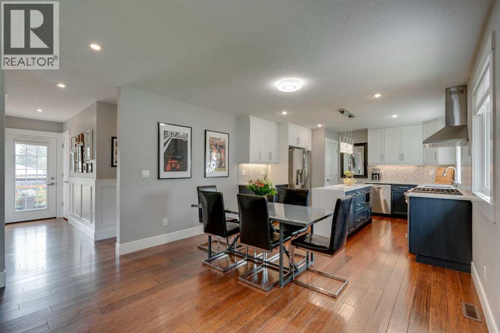 House for Sale in 2444 45 Street SE|Calgary, Alberta T2B1K4 4