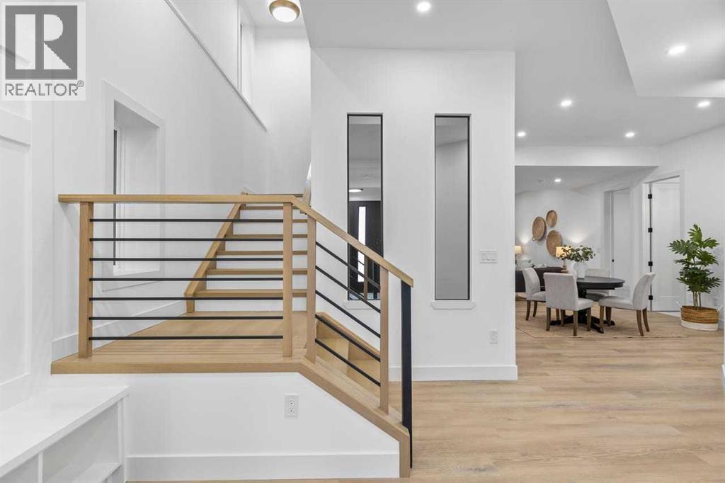 House for Sale in 407 Patterson Boulevard SW|Calgary, Alberta T3H3N6 5