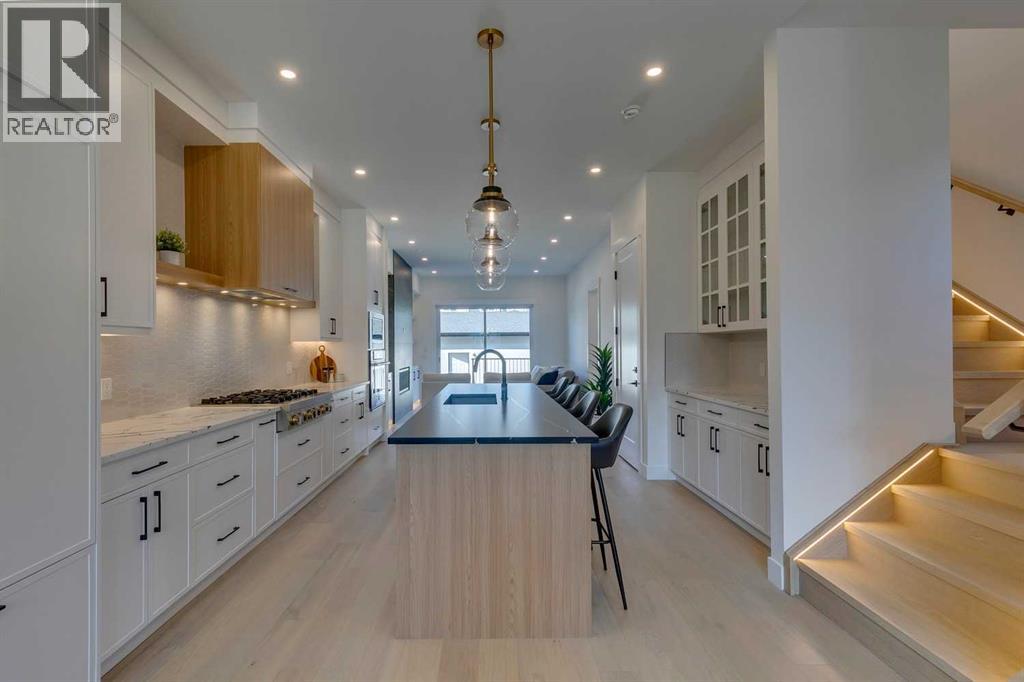 Duplex for Sale in 2410 29 Avenue SW|Calgary, Alberta T2T1N9 5