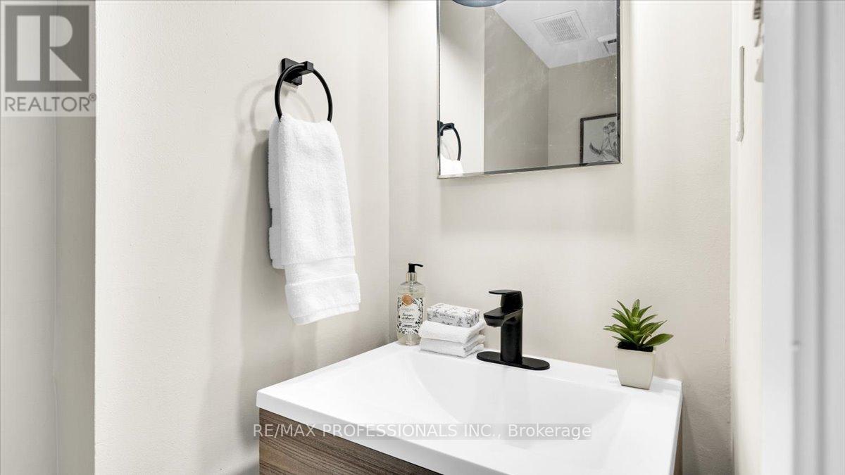 Row / Townhouse for Sale in 14 - 1755 RATHBURN ROAD E|Mississauga (Rathwood), Ontario L4W2M8 4