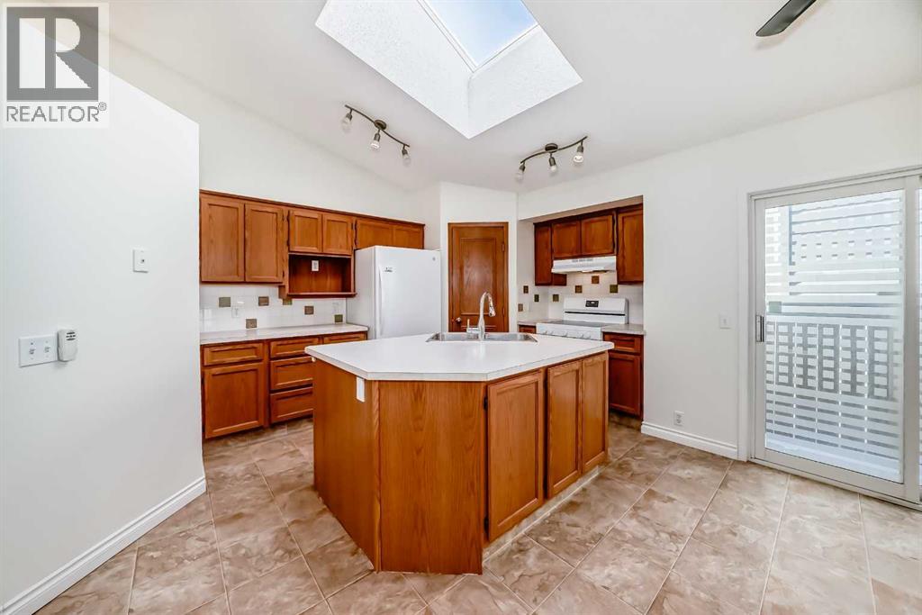 House for Sale in 9875 Hidden Valley Drive NW|Calgary, Alberta T3E5K5 5