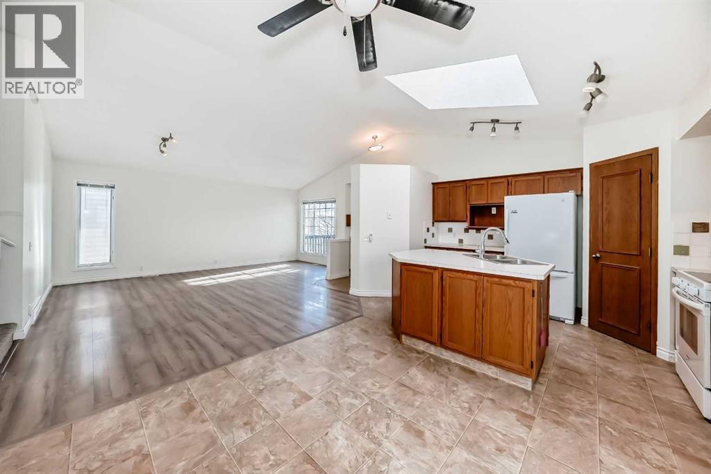 House for Sale in 9875 Hidden Valley Drive NW|Calgary, Alberta T3E5K5 4