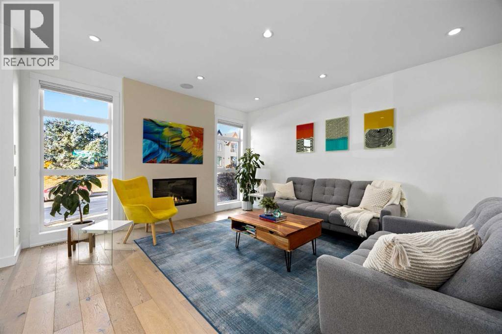 Duplex for Sale in 2234 36 Street SW|Calgary, Alberta T3E2Z3 2